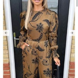 NWT Women’s Jumpsuit Size 8.